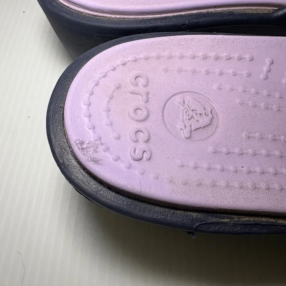 Crocs Patricia Sandals Size W8 Navy And Lavender Slip On Strap Hippy Grannycore
